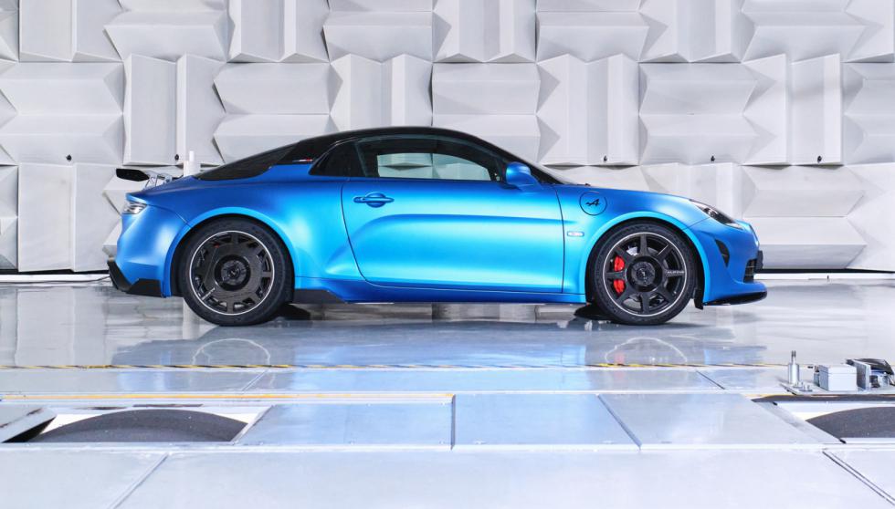 Με 300 ίππους και τέρμα ελαφρύ το νέο Alpine A110 R